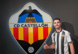 El salmantino Diego Barri con la camiseta del CD Castellón.