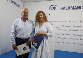 Los procuradores del PP por Salamanca Carmen Sánchez Bellota y José María Sánchez.