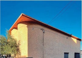 Exterior del salón cultural de Saucelle.