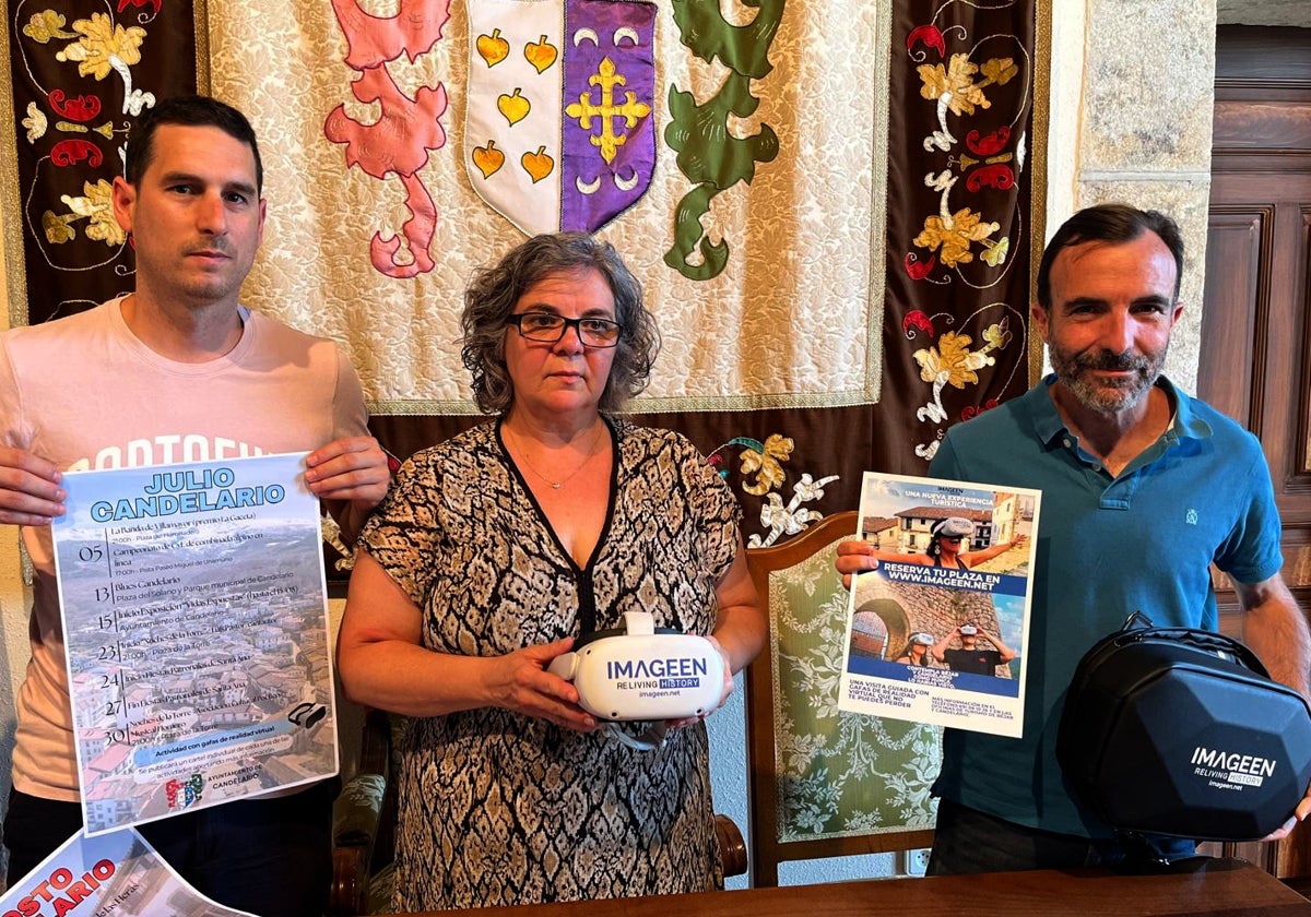 Miguel Rodero, Elvira Fernández y Pedro López, esta mañana en Candelario.