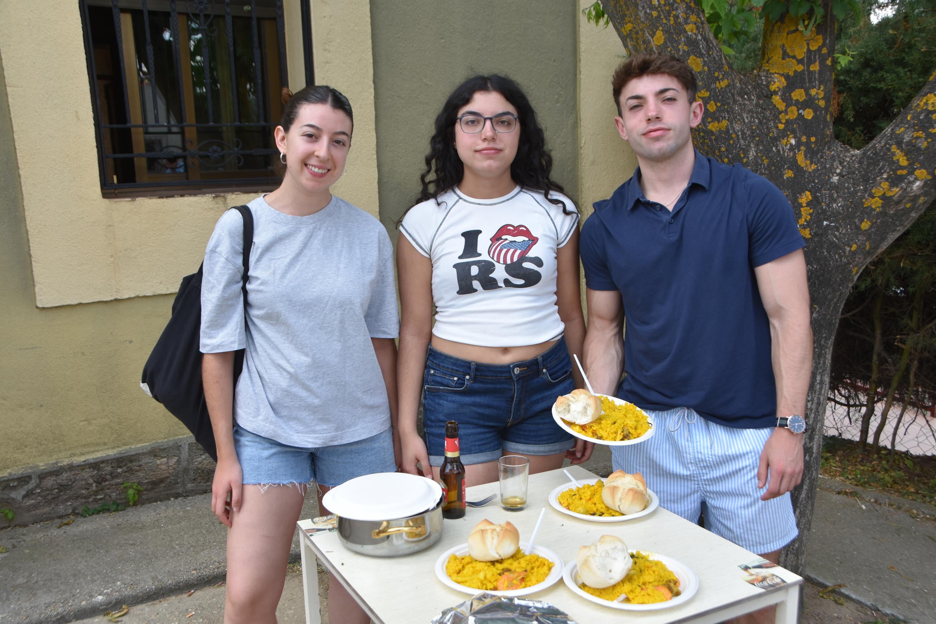 Paella para 300 y ambiente estival en Buenavista