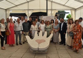 Imagen de las autoridades y representantes de los municipios invitados en la inauguración de la feria