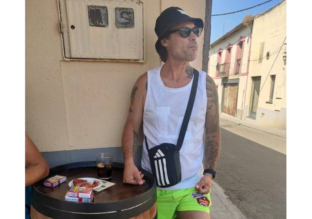 Carlos Aldaba en La Fuente de San Esteban, su nuevo hogar.