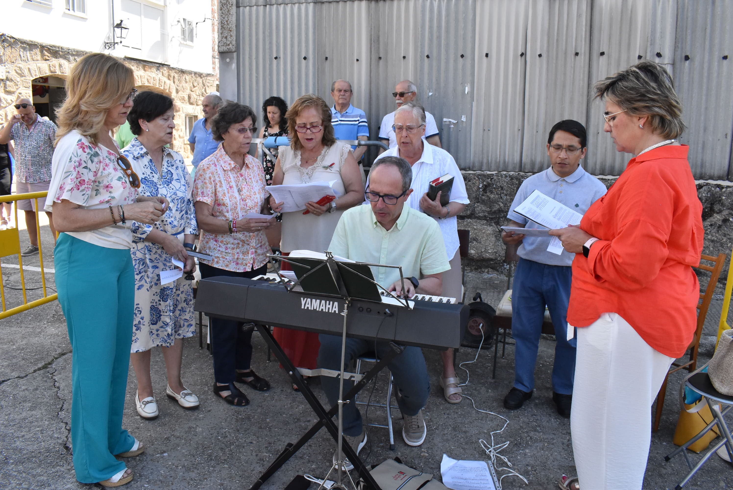 El barrio de La Antigua en Béjar honra a San Cristóbal para despedir sus fiestas de verano