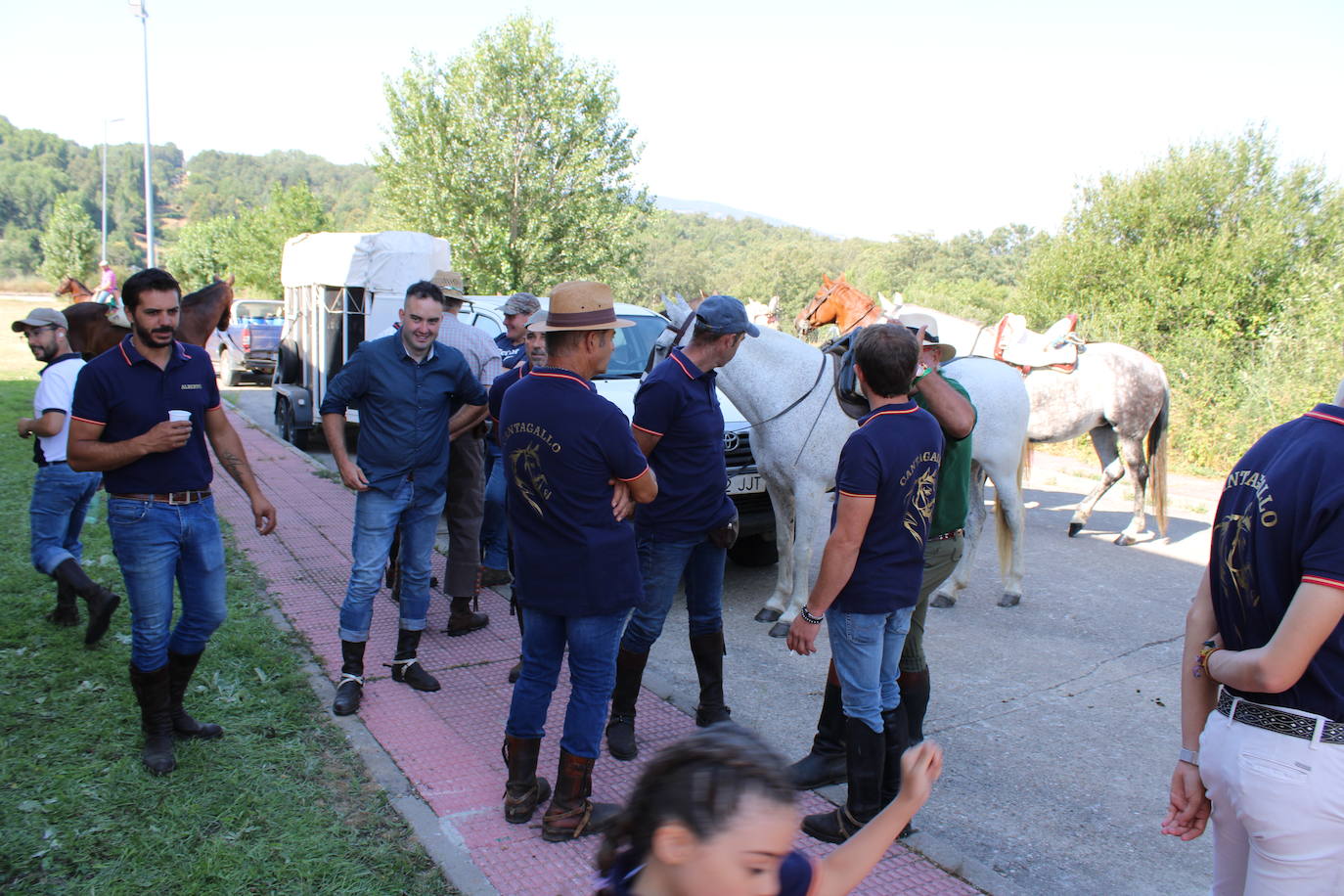 Cantagallo congrega a los amantes de los caballos en su primera ruta ecuestre