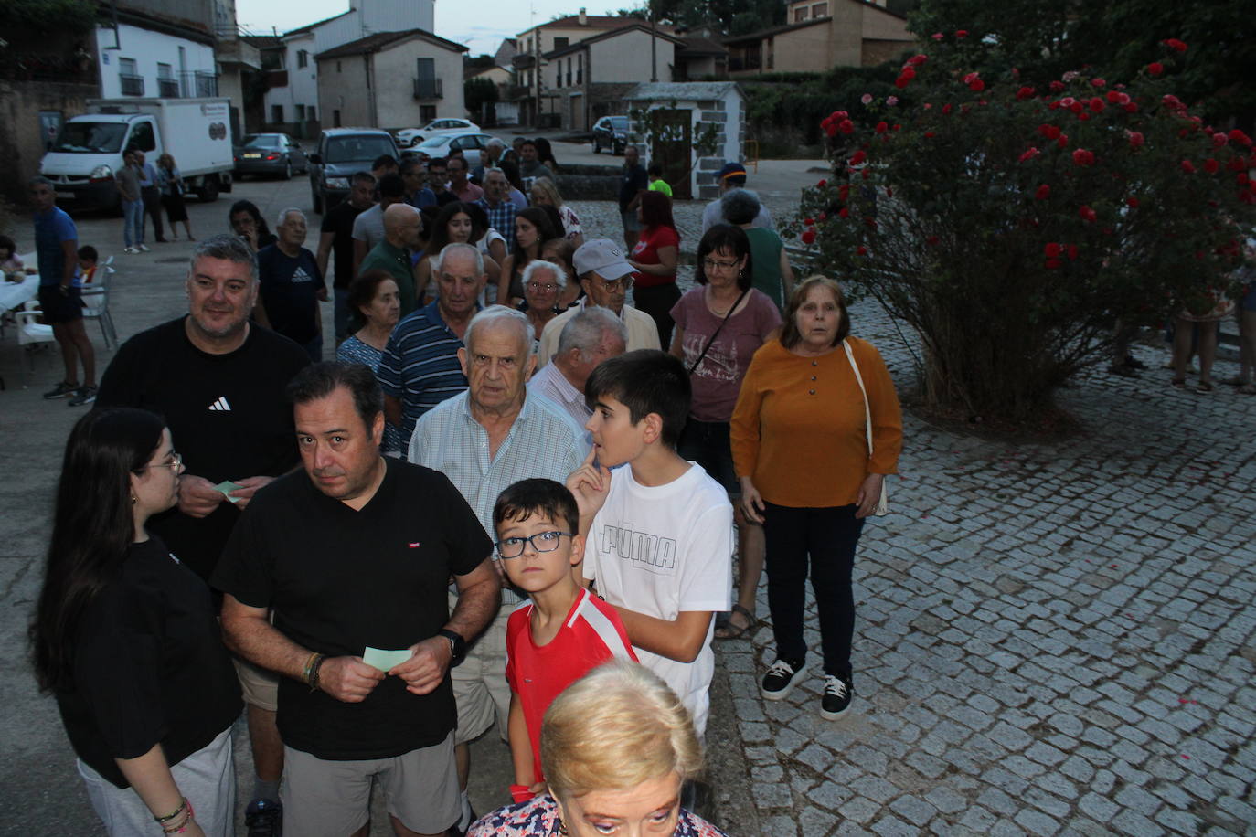 Endrinal despide sus fiestas con el día del Cristo y la paella