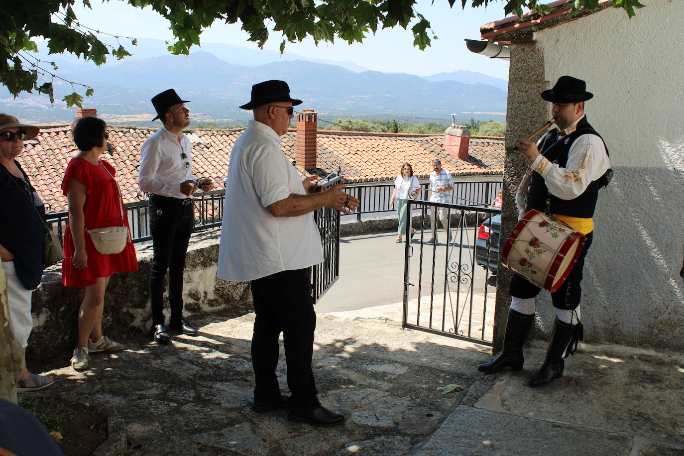 Despedida a San Pedro en La Puebla de San Medel