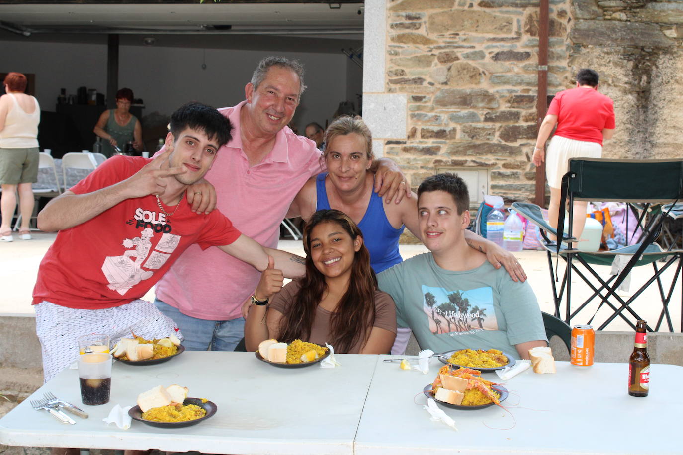 Endrinal despide sus fiestas con el día del Cristo y la paella