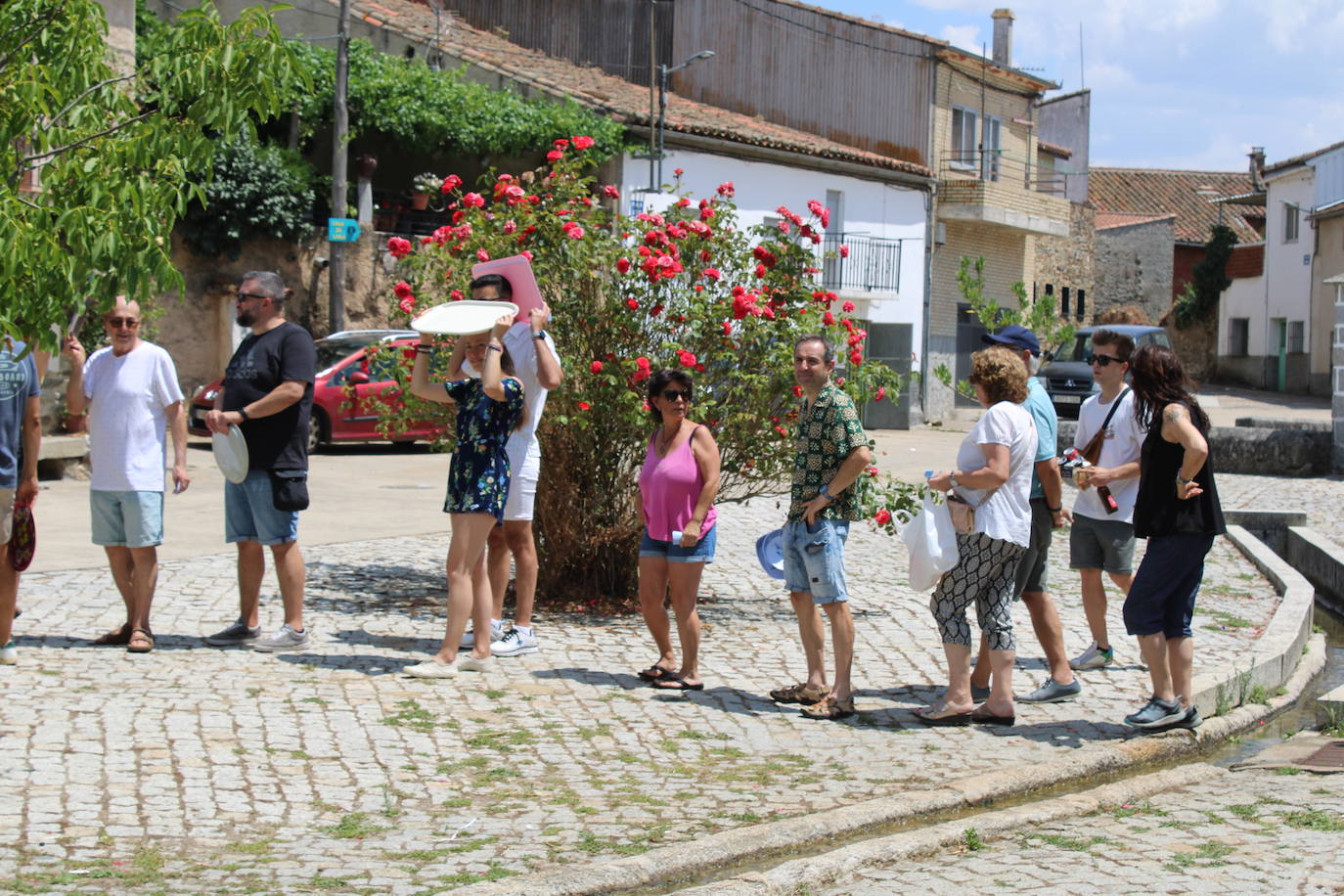 Endrinal despide sus fiestas con el día del Cristo y la paella