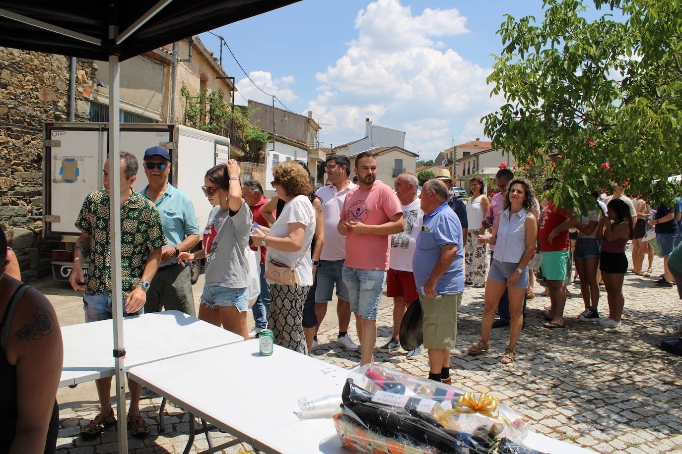 Endrinal despide sus fiestas con el día del Cristo y la paella