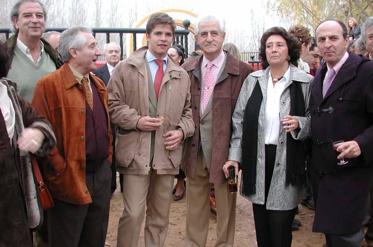 El 26 de noviembre del 2000 recibió el premio Hoteles Conde Rodrigo, en un acto en Ciudad Rodrigo en el que un joven Julián López El Juli fue una de las estrellas de la jornada que incluyó una tienta.