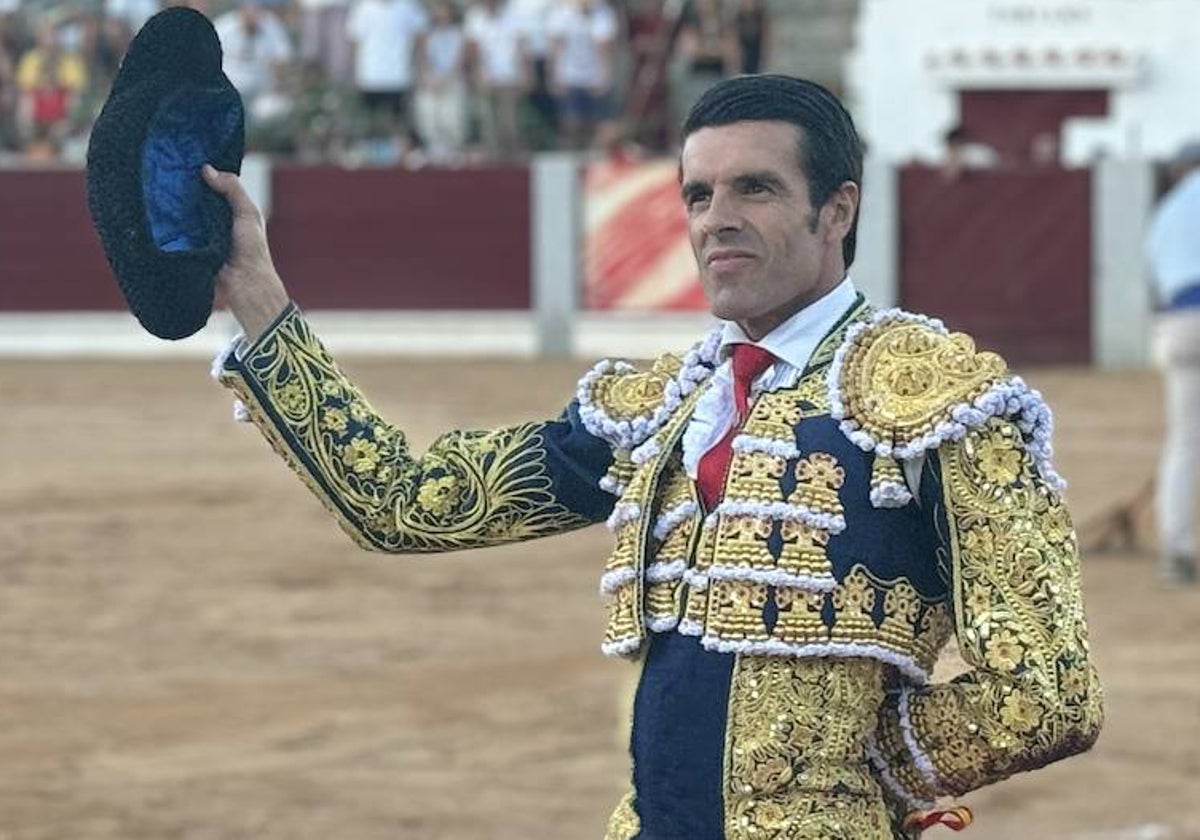 Emilio de Justo, en una vuelta al ruedo triunfal en Guijuelo el año pasado.