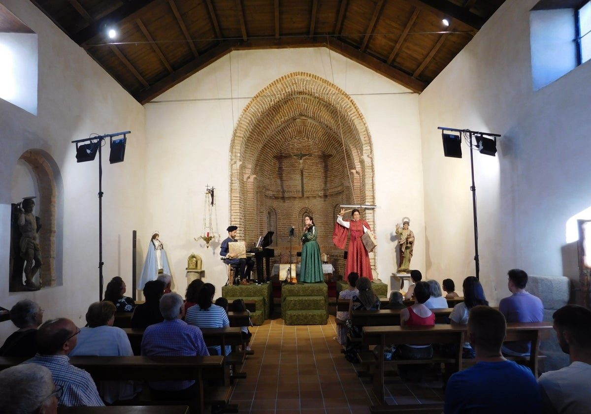 Imagen principal - Nuevo éxito de«Arcos y Ecos» con su puesta en escena en Turra de Alba