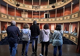 Visita turistica en el Teatro Calderón.