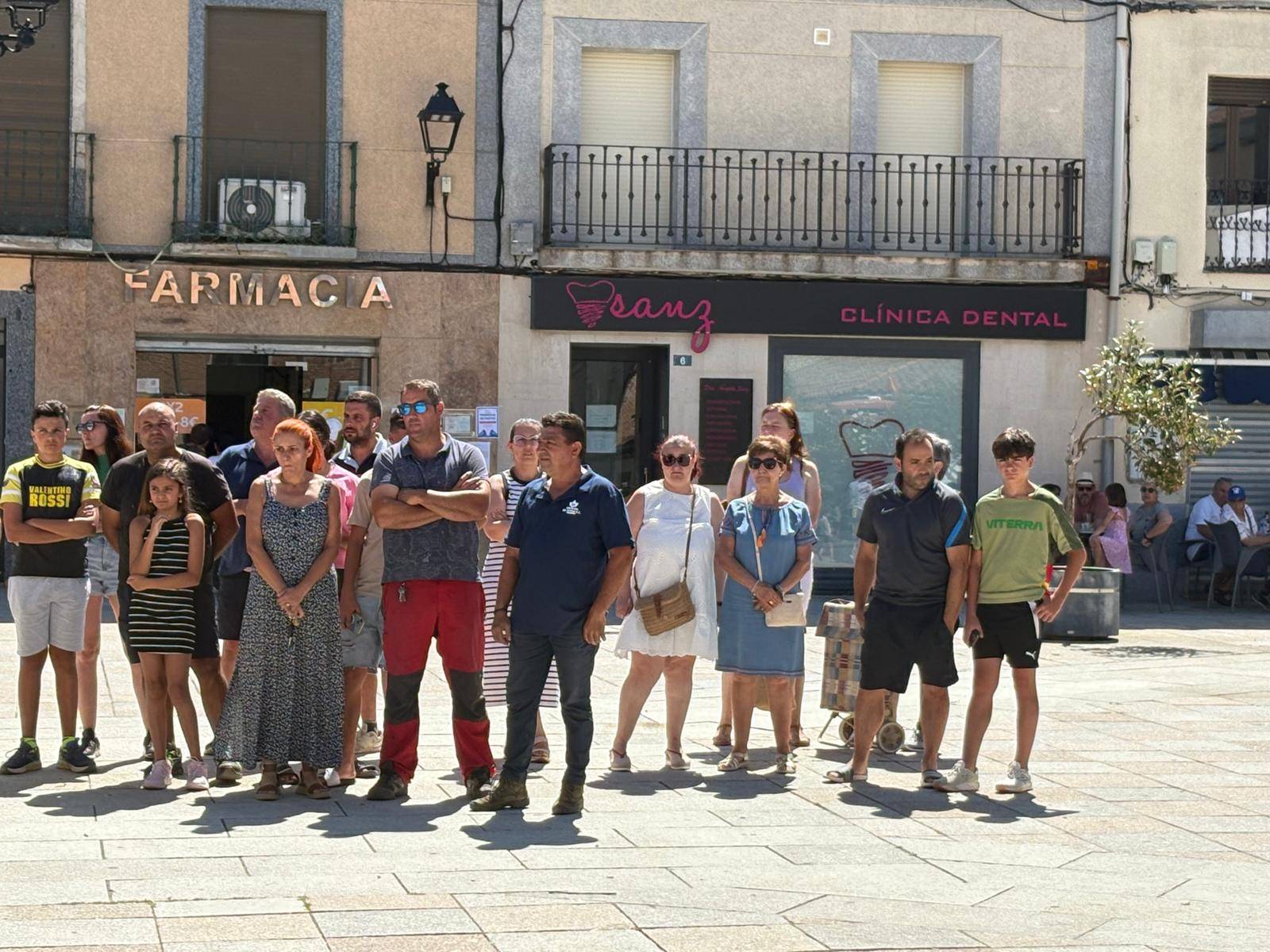 Decenas de tractores en las calles de Alaraz y Cantalpino en memoria de David Lafoz