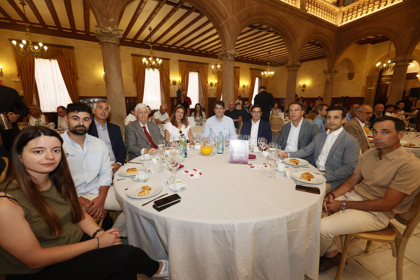 Miriam Rodríguez y Francisco J. Fernández (Setel Conecta), Ildefonso Olivares (Feltrero División Arte), Godofredo García (Grupo Limcasa), Susana Sánchez (LA GACETA), Diego García (Limcasa), José Sánchez (Beta Sánchez), Darío Sánchez y Jesús Manuel Hernández (Ayuntamiento de Guijuelo) y Salvador Ruano (Ayuntamiento de Villamayor de la Armuña).