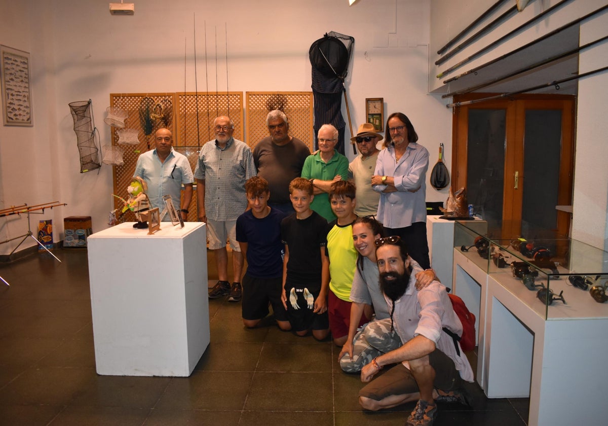 Tradición, técnica y pasión por la pesca reflejado en 250 artículos en Alba de Tormes