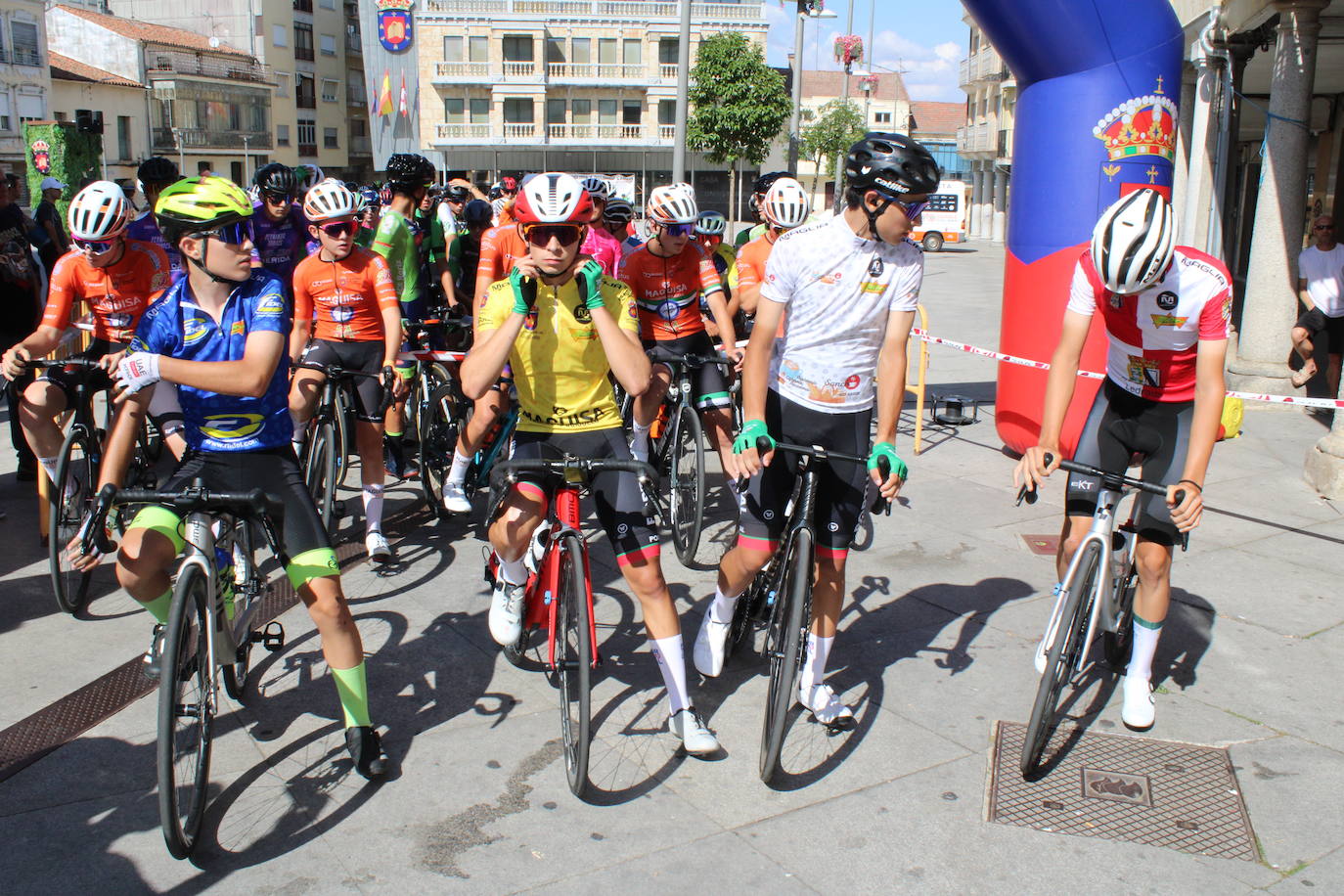 Guijuelo disfruta de la segunda etapa de su vuelta ciclista