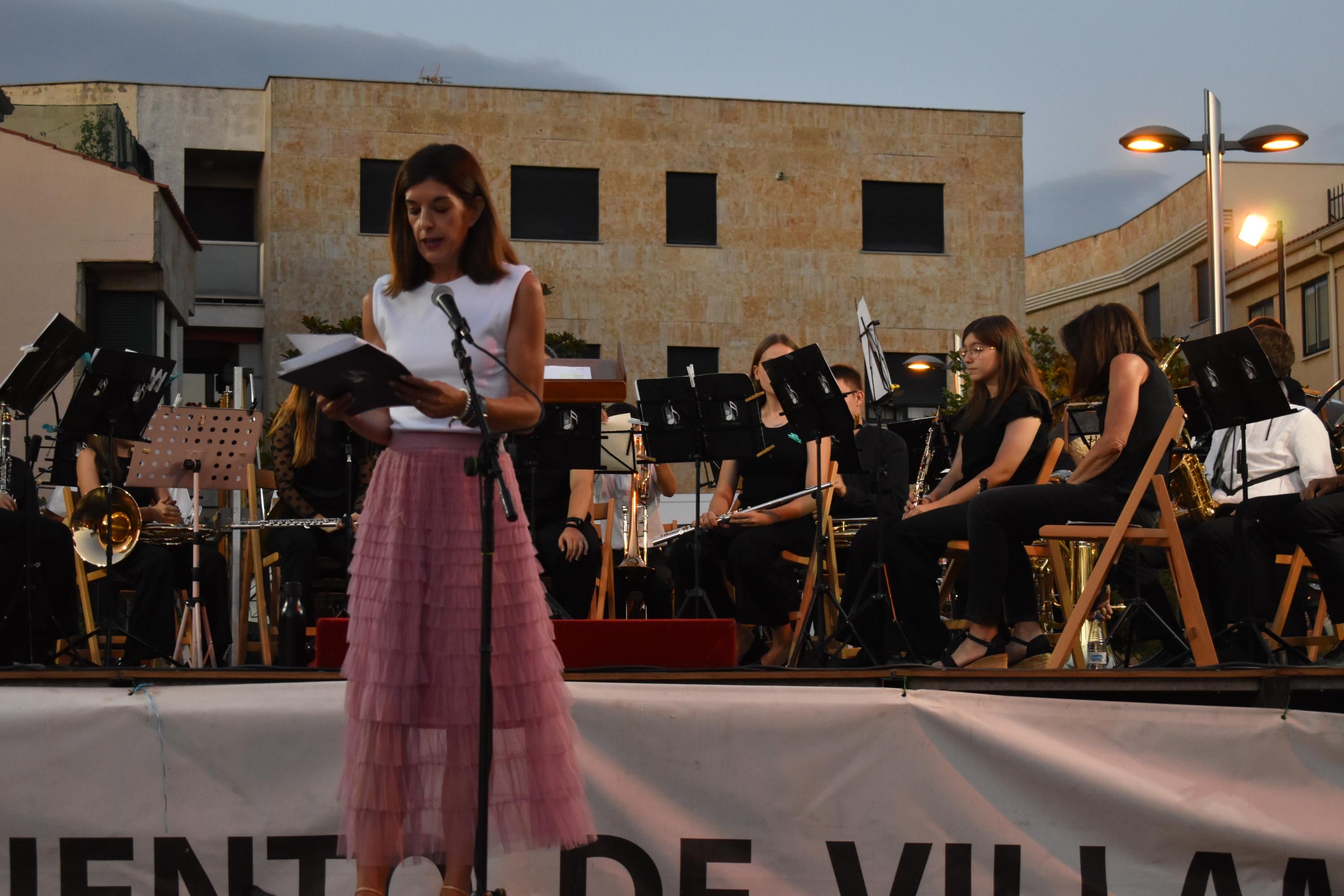 Villamayor vibra al ritmo de 100 músicos en sus 'Noches de verano'