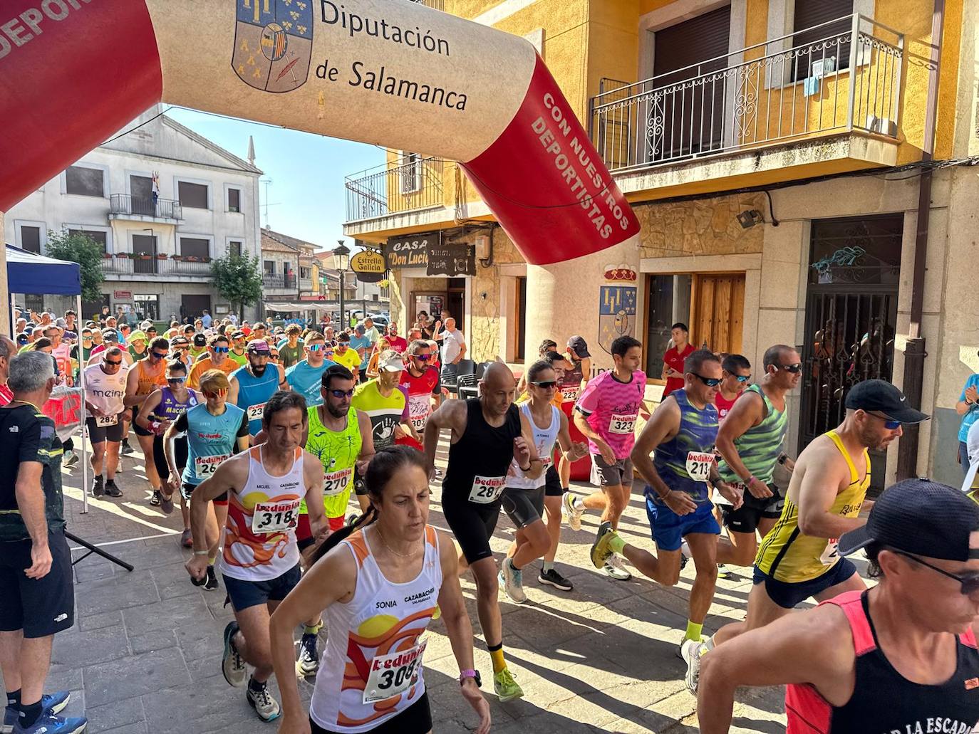 Daniel Ayuso y Verónica Rodríguez se llevan el cross de La Honfría de Linares