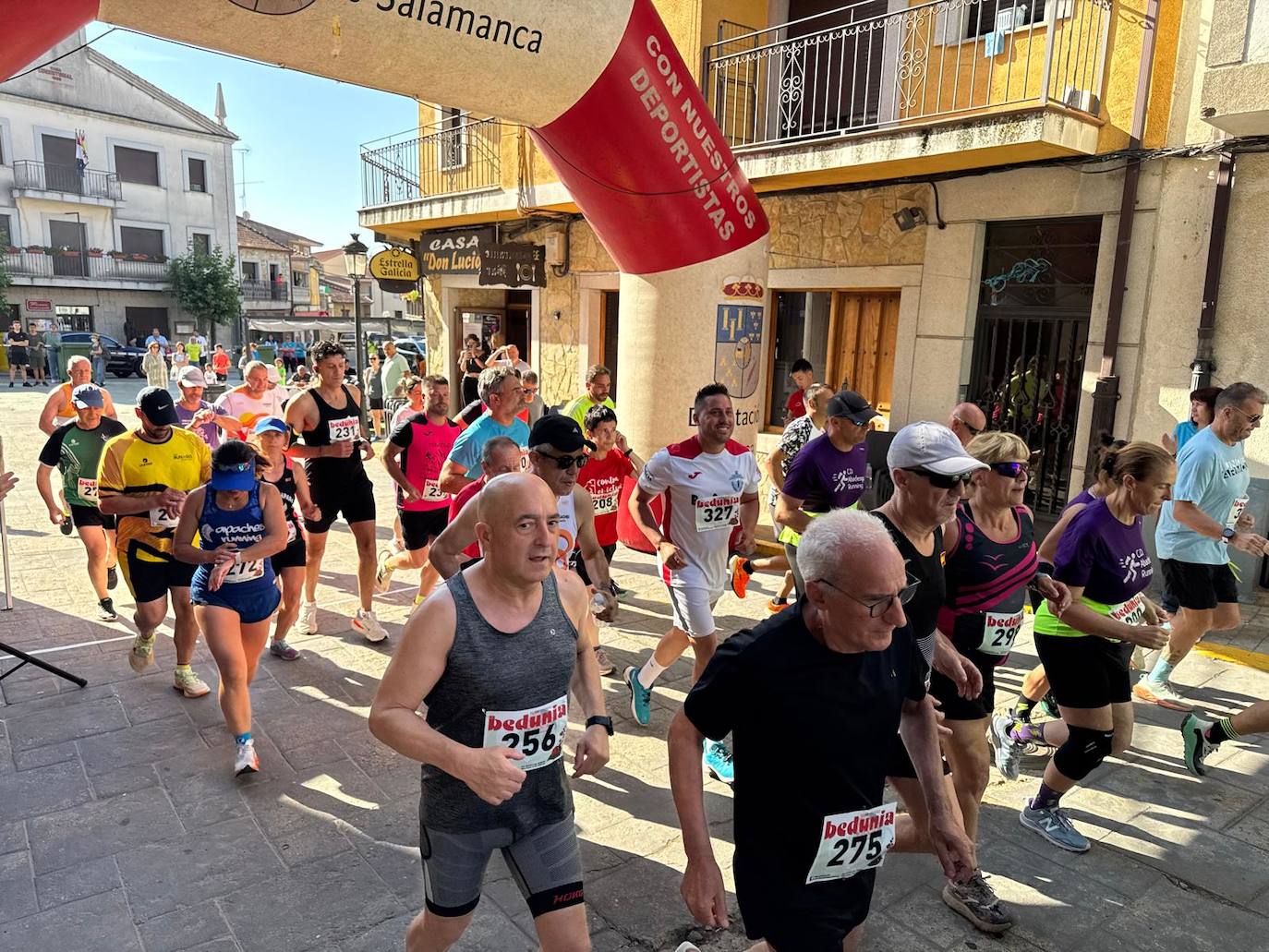 Daniel Ayuso y Verónica Rodríguez se llevan el cross de La Honfría de Linares