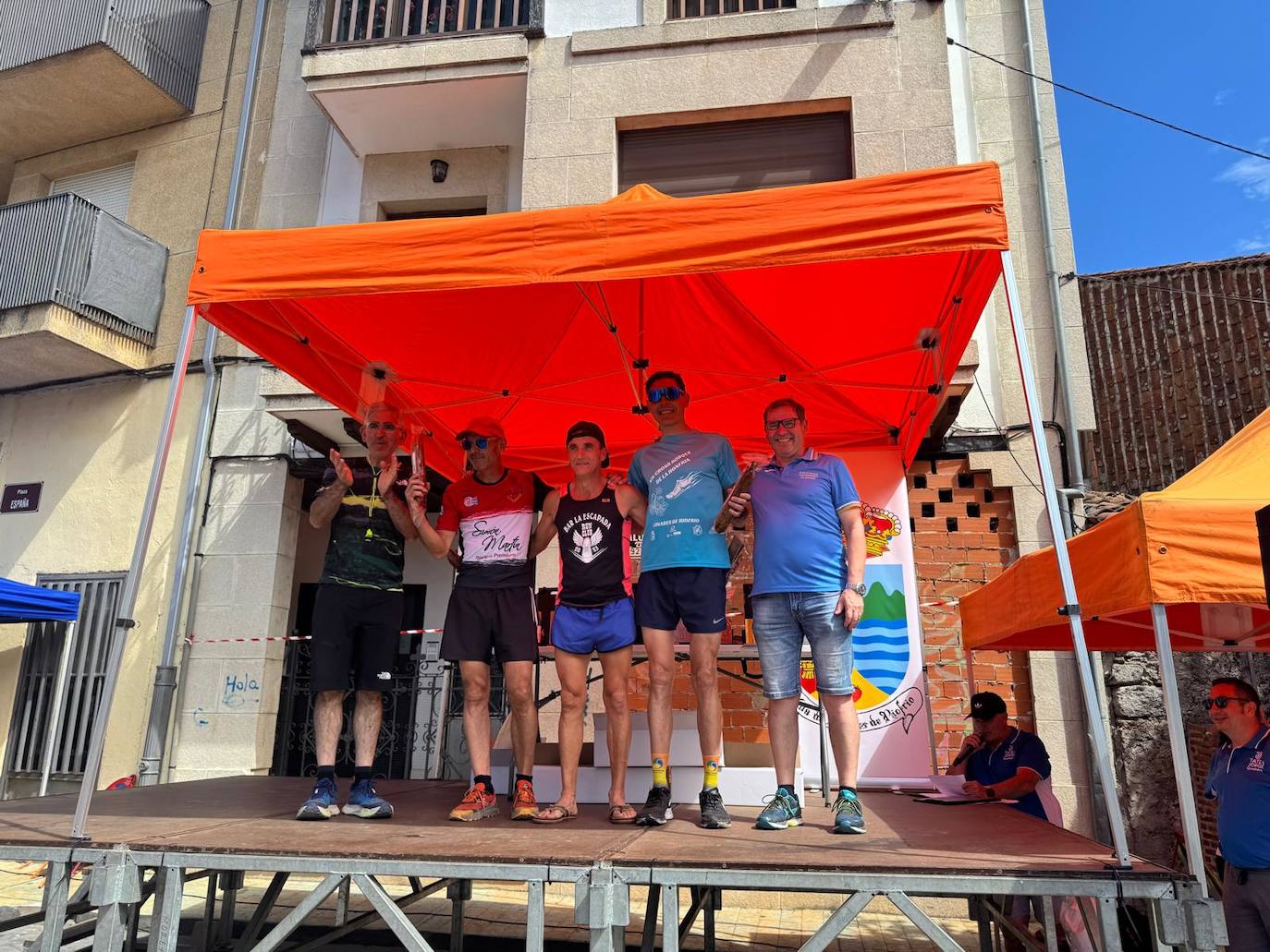 Daniel Ayuso y Verónica Rodríguez se llevan el cross de La Honfría de Linares