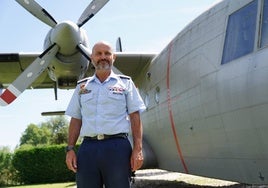 El coronel, en la Base Aérea de Matacán.