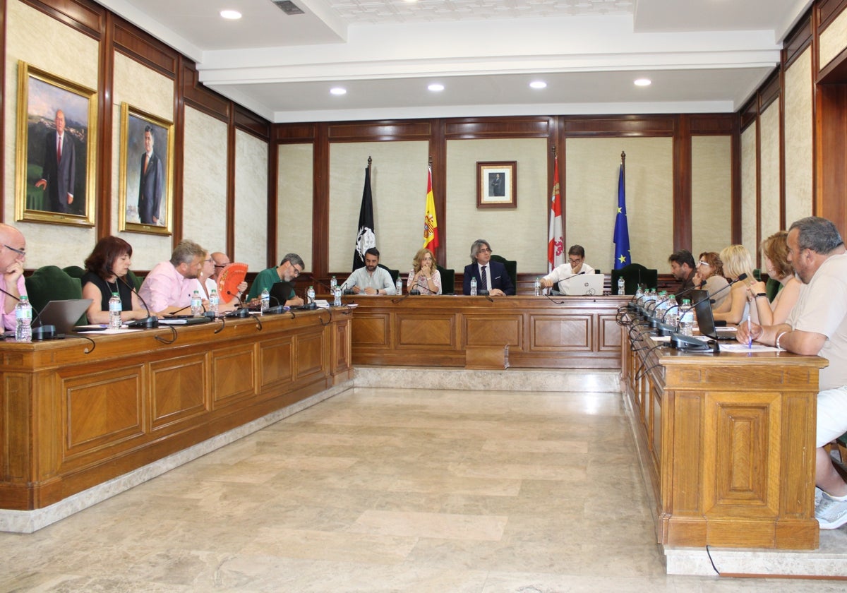 Imagen de los concejales de la Corporación municipal de Béjar, en el último pleno ordinario celebrado a finales de junio en la ciudad.