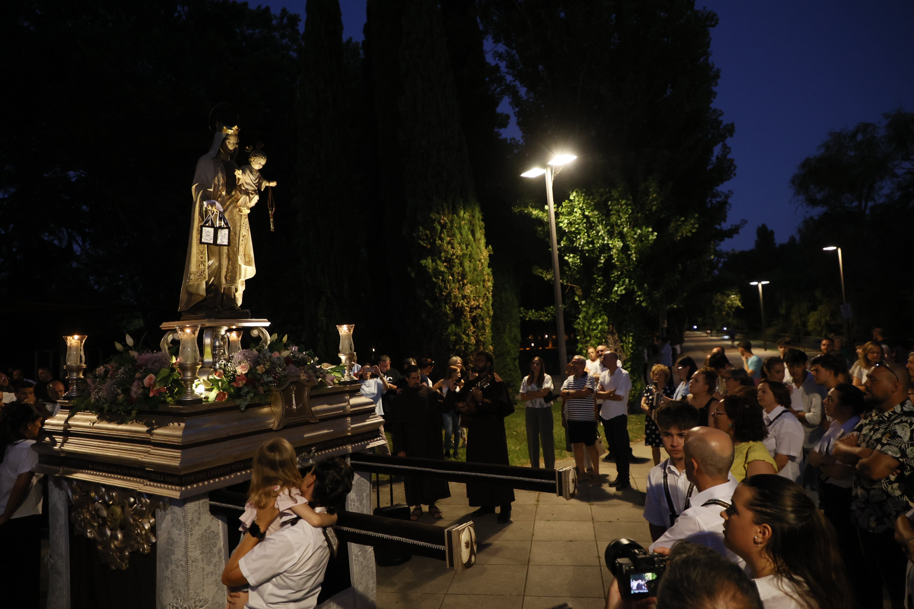 Procesión de la Virgen del Carmen por la ribera del Tormes