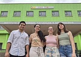 Investigadores del IRNASA.