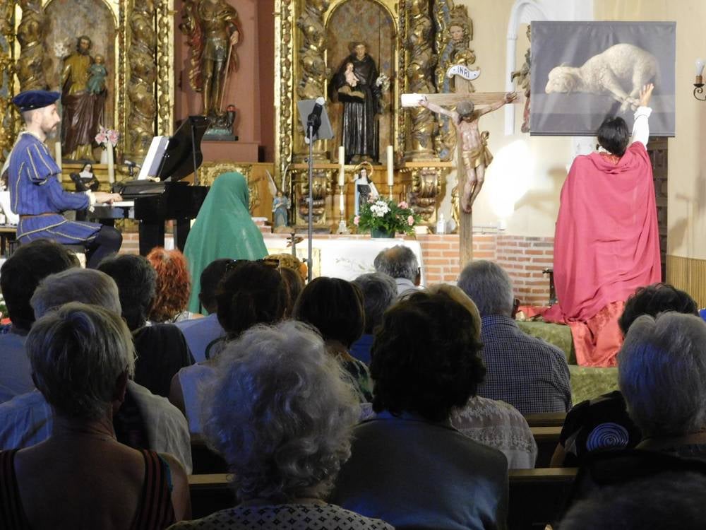 Nava de Sotrobal recibe el recital poético musical “Arcos y Ecos”