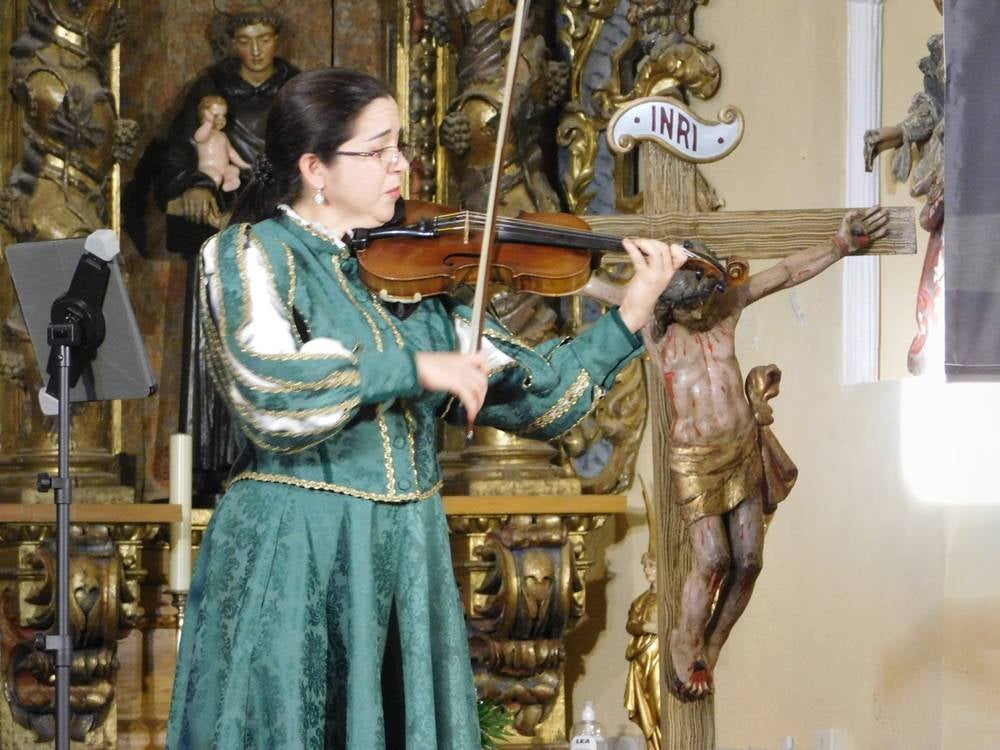 Nava de Sotrobal recibe el recital poético musical “Arcos y Ecos”