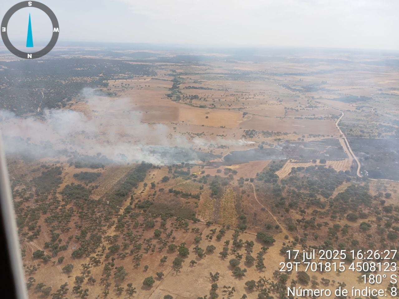 Imagen aérea del incendio en Castillejo de Martín Viejo.