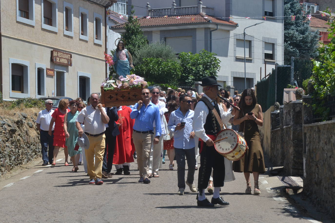 Escurial de la Sierra honra con fervor a Santa Marina