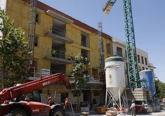 Obras de construcción de un edificio de viviendas.