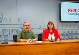 Fidel Francés junto a María García en la rueda de prensa.