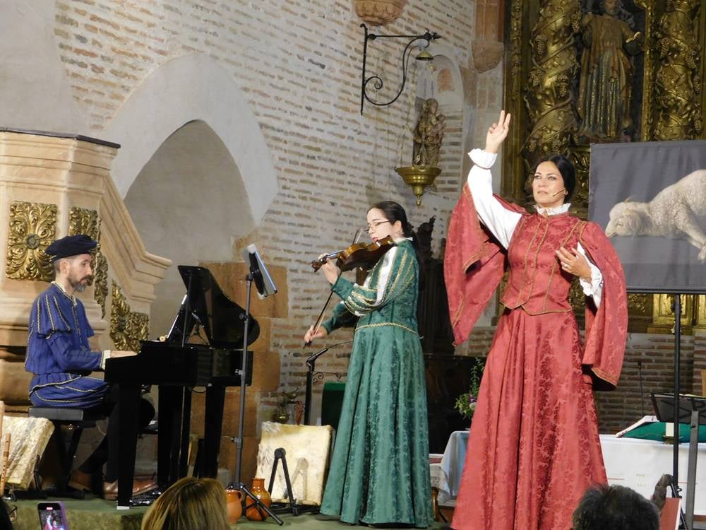 La imponente iglesia de Zorita de la Frontera recibe “Arcos y Ecos”.