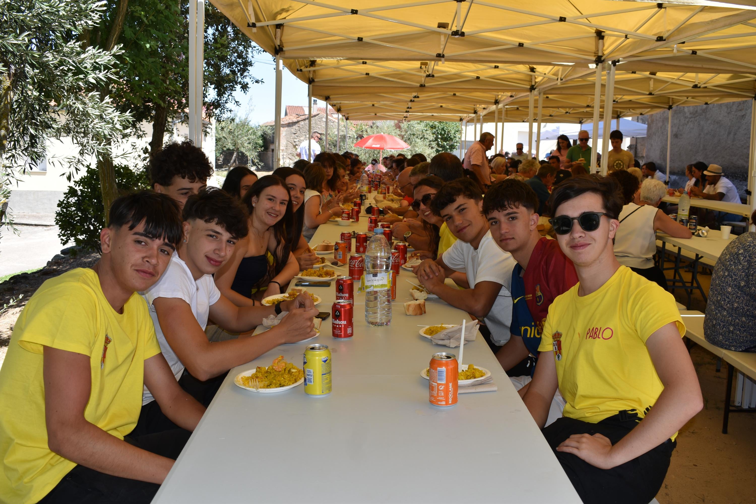Convivencia y buen yantar en las Fiestas de la Juventud de Torresmenudas