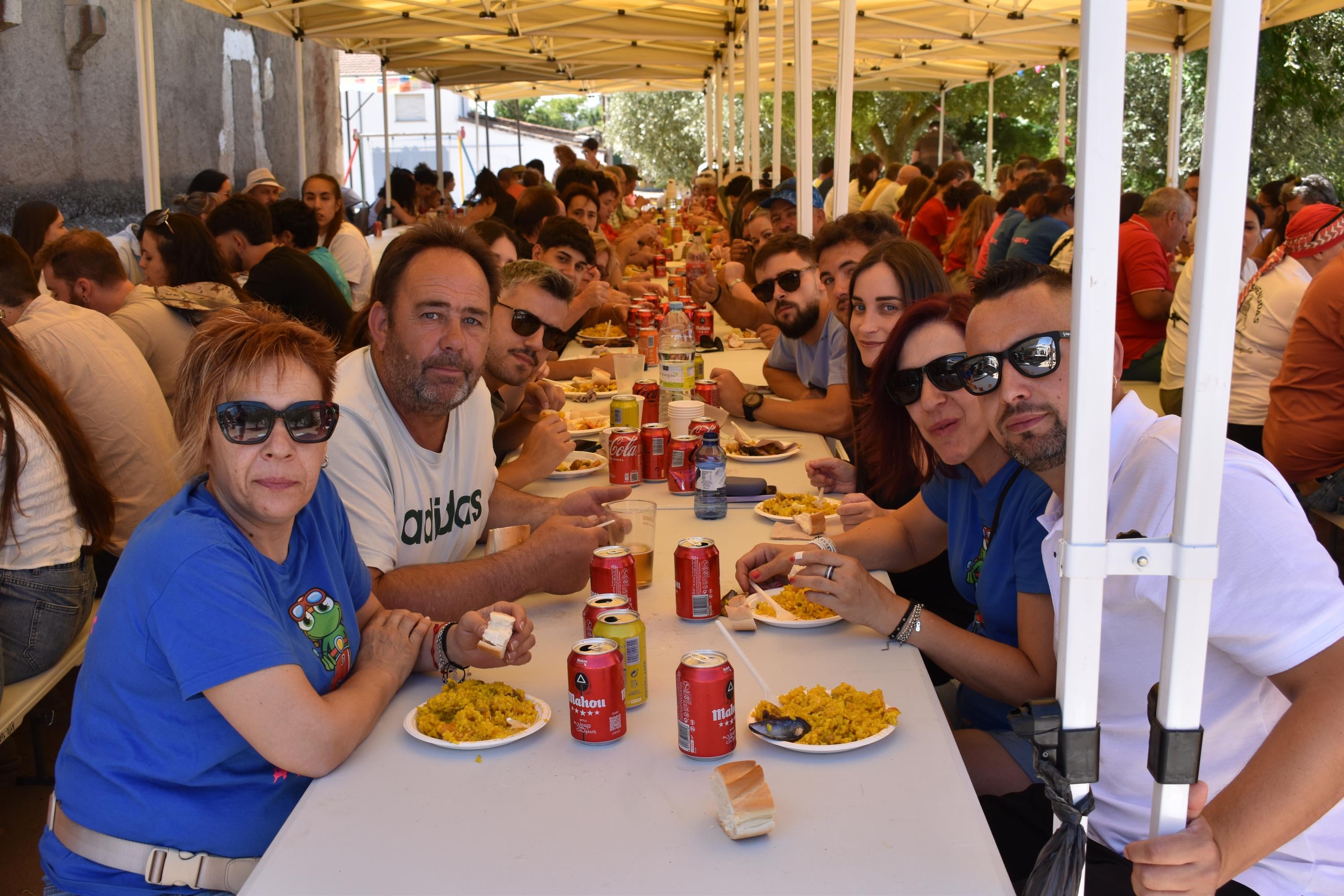 Convivencia y buen yantar en las Fiestas de la Juventud de Torresmenudas