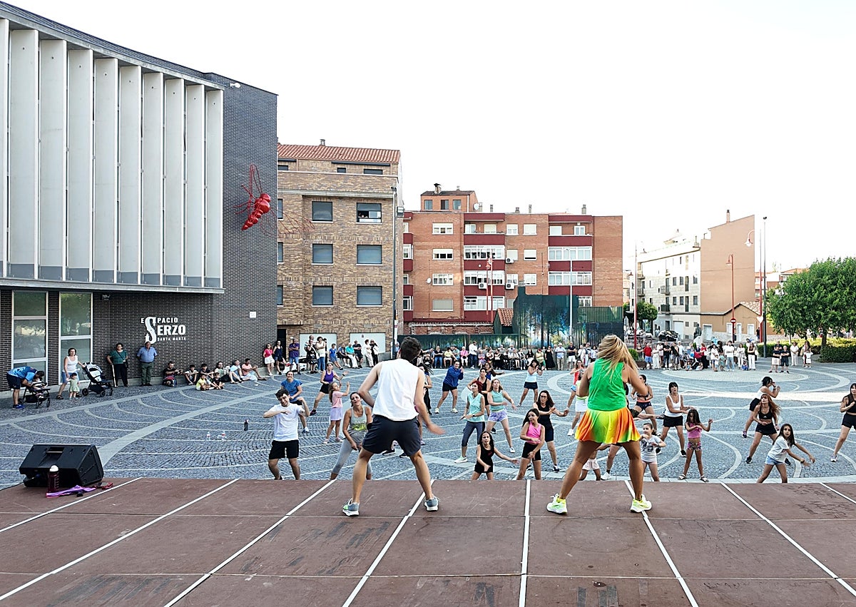 Imagen secundaria 1 - Santa Marta de Tormes calienta motores para las fiestas con animación musical