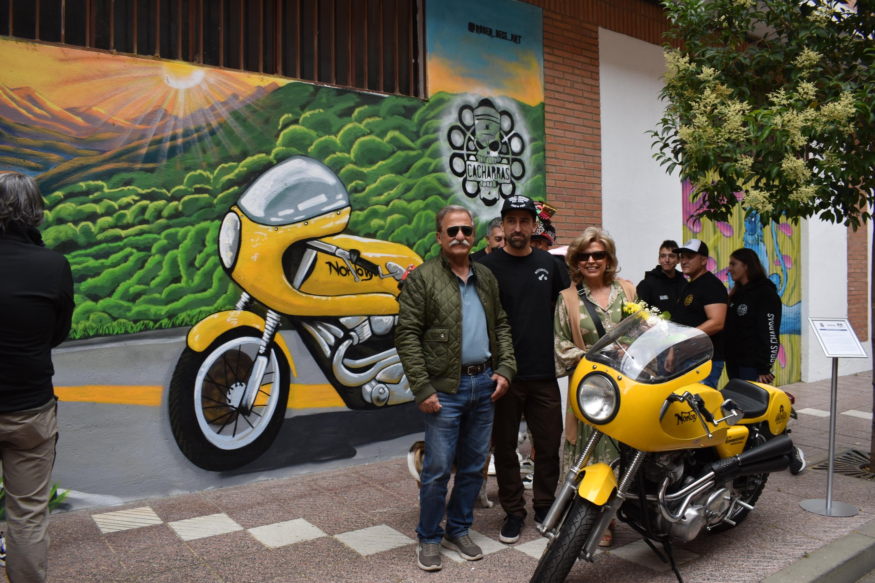 La pasión por las motos toma las calles de Santa Marta de Tormes