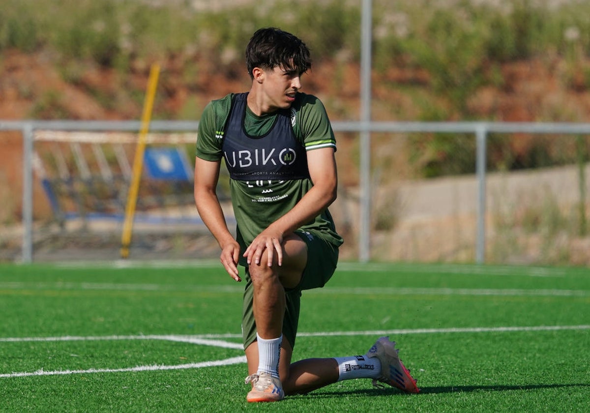 El jugador de Unionistas Hugo de Bustos, en la última sesión de entrenamiento, en el anexo al Reina Sofía.