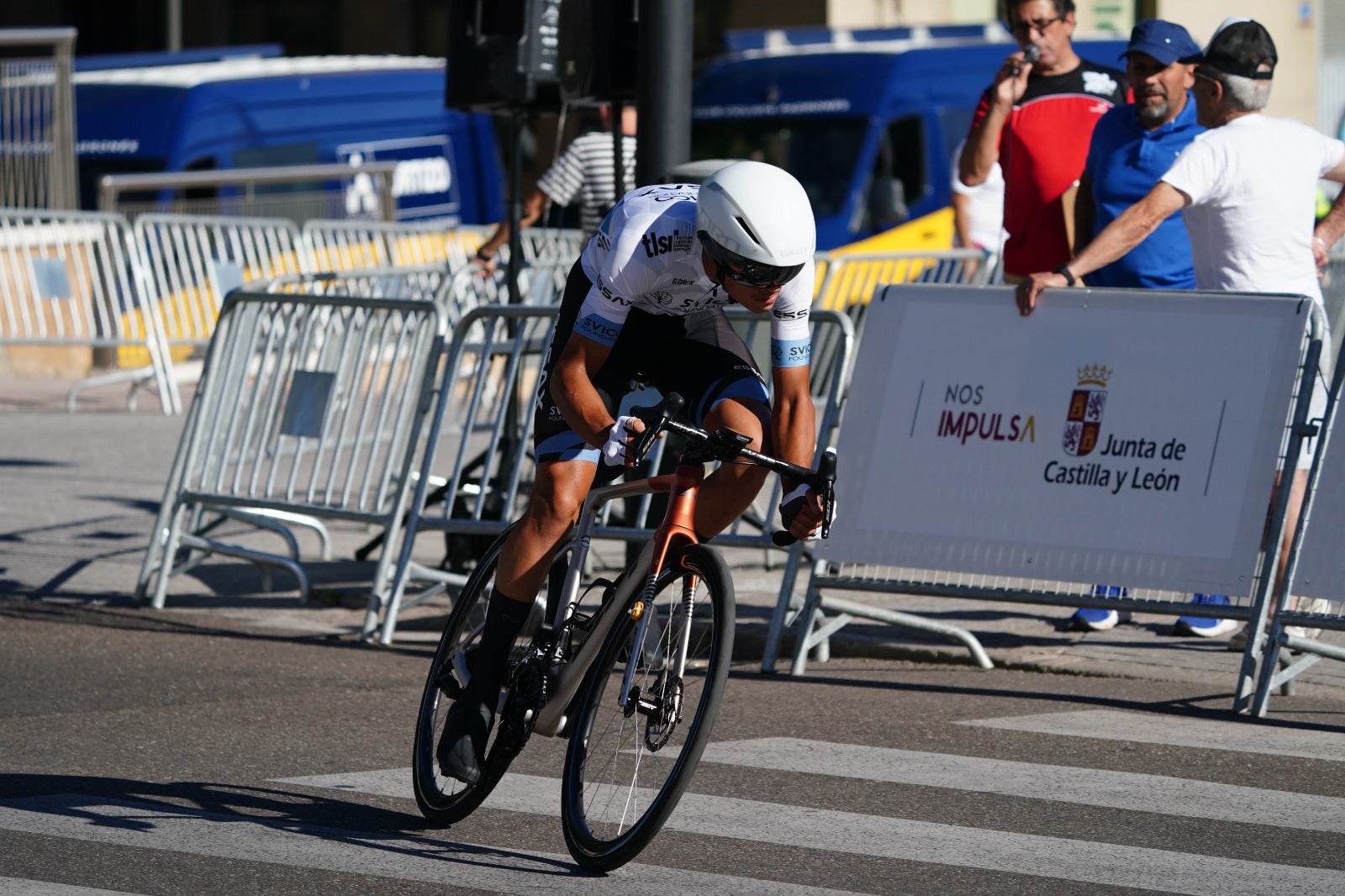 José María Martín (Extremadura-Pebetero) gana la contrarreloj de Salamanca