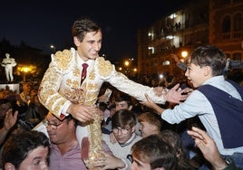 Ismael Martín, a hombros en La Glorieta el pasado mes de septiembre.