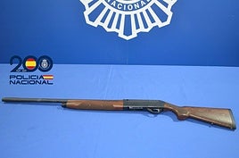 El arma intervenida por la Policía Nacional.