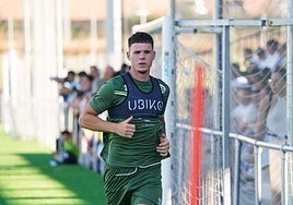 Mikel Serrano en la sesión de entrenamiento del pasado martes, que abrió la pretemporada de Unionistas de Salamanca.