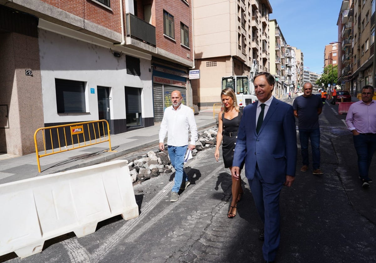 Carlos García Carbayo y María José Coca en el Camino de las Aguas.