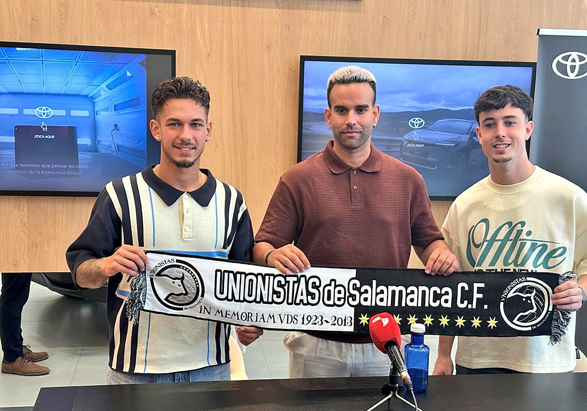 Palmero, Antonio Paz y Juanje en su puesta de largo como jugadores de Unionistas.