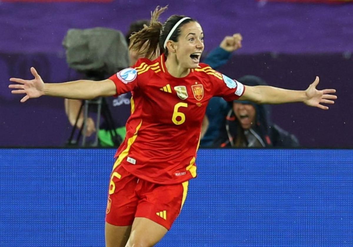 Aitana Bonmatí celebra el tanto.