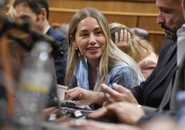 Noelia Núñez durante una sesión plenaria extraordinaria en el Congreso de los Diputados.